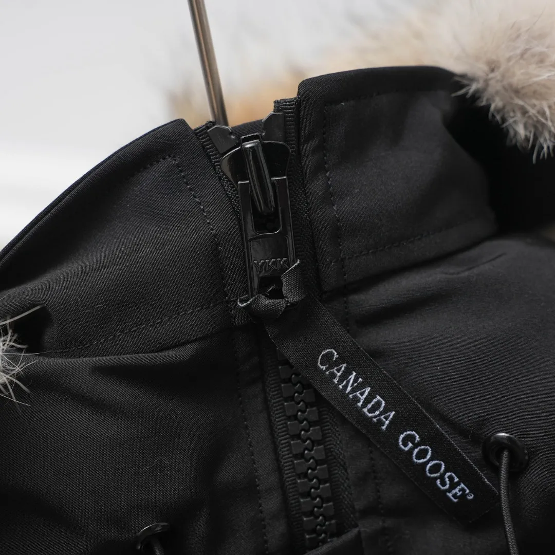 P720 CANADA GOOSE丨Canada Goose 01 Pilot Hooded Down Jacket Color: Black Size: XS-XXL